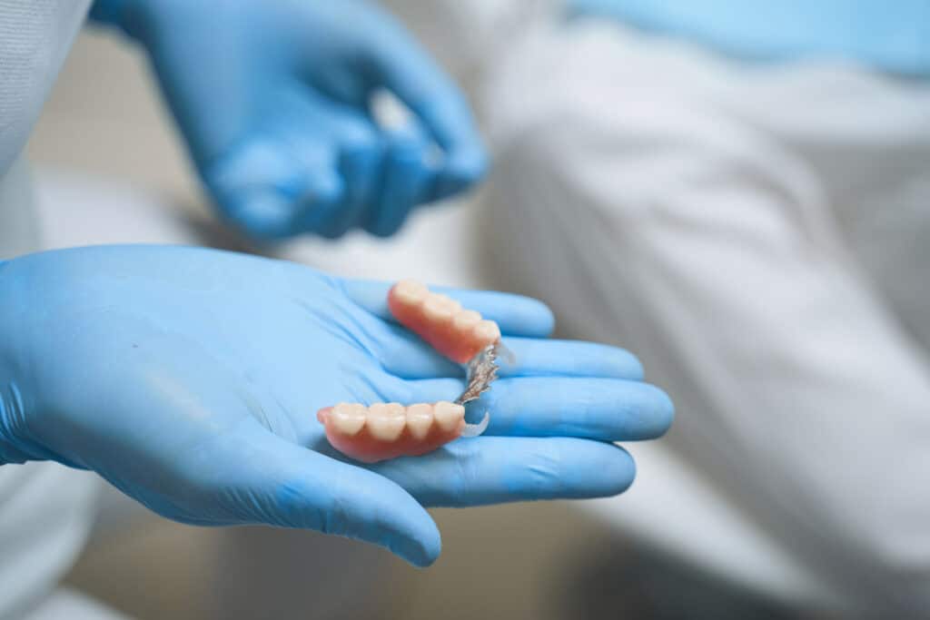 Pozbądź się braków w uzębieniu - MP-Dental - najlepszy dentysta na Bielanach